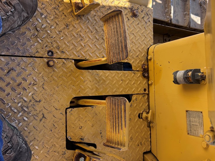 caterpillar-d7-image-32