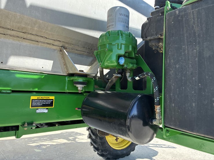2018-john-deere-r4030-image-25