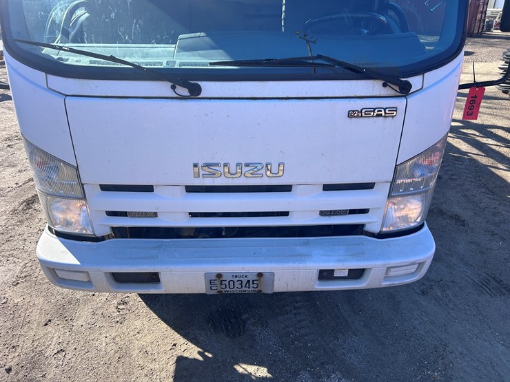 2013-isuzu-npr-image-61