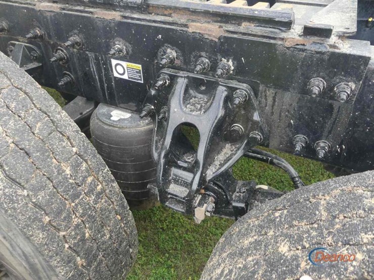 2021-peterbilt-389-image-5