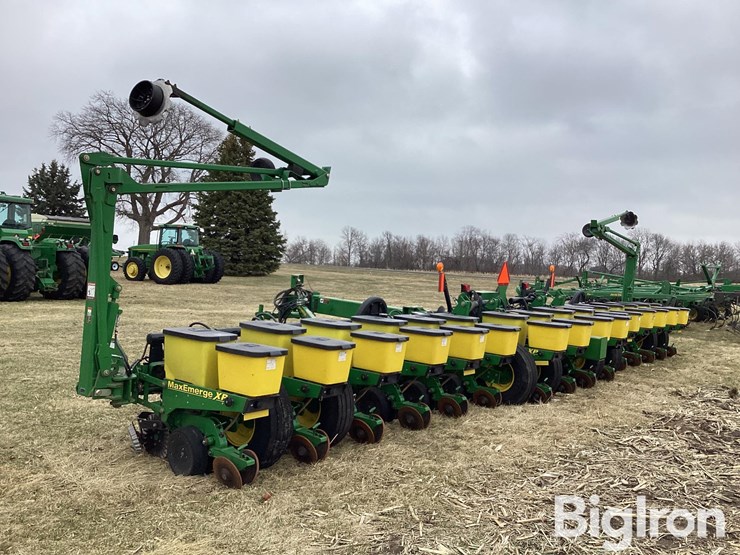 2010-john-deere-1770nt-image-7