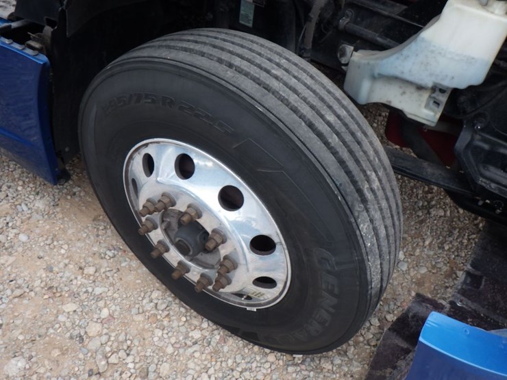 2022-kenworth-t680-image-27