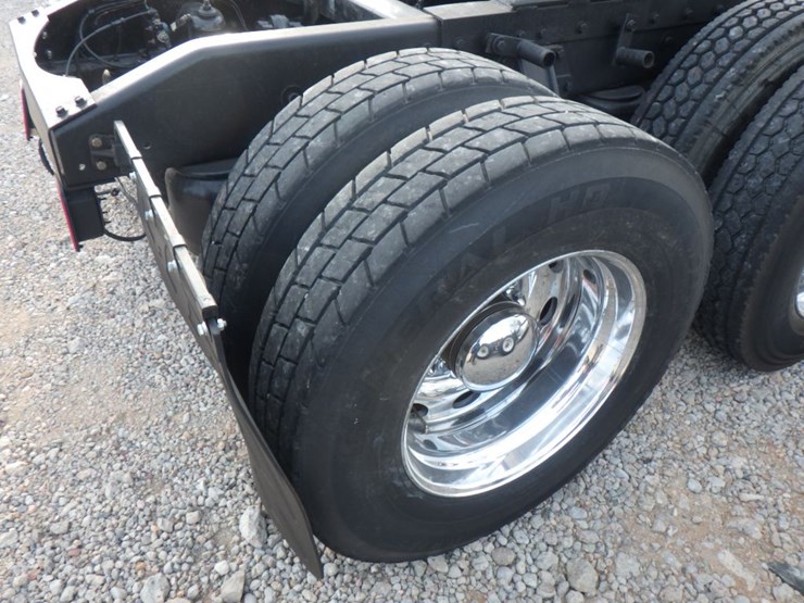 1997-peterbilt-379-image-7