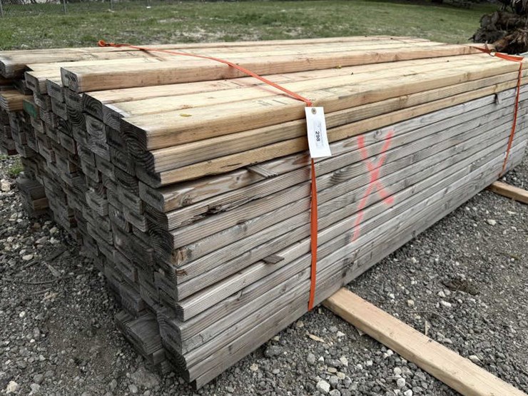 #298-•-lumber-bundle---195-qty---2"-x-4"-x-92.5"-studs-image-1