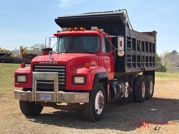 1993-mack-rd690s-image-2
