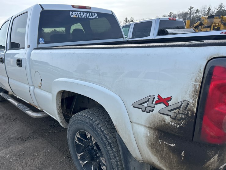 2006-chevrolet-2500-image-18