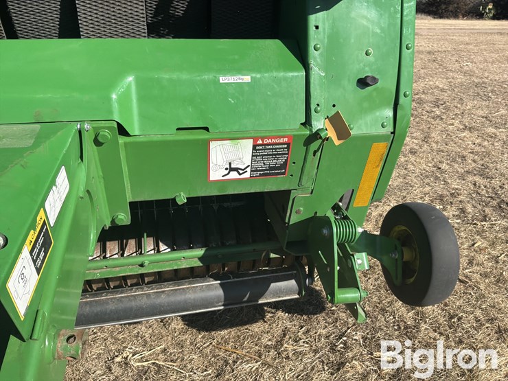 2023-john-deere-560m-image-14