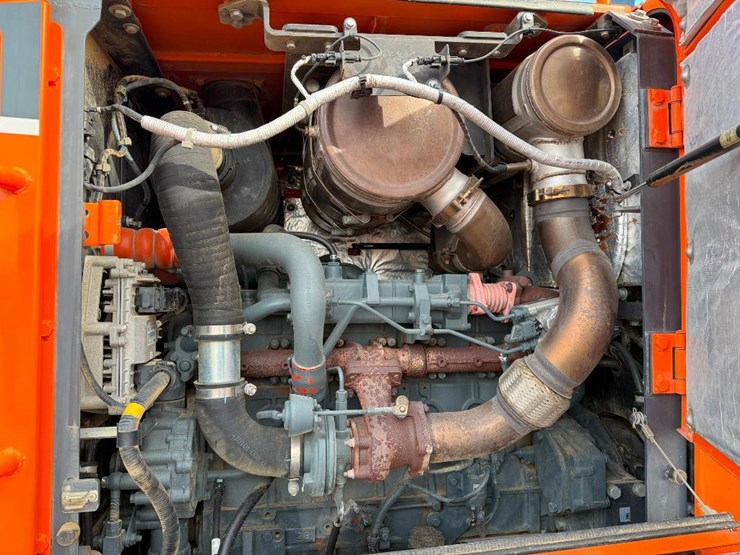 2017-doosan-dl220-5-image-47