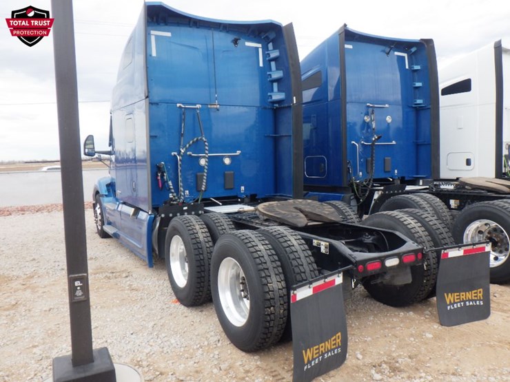 2022-peterbilt-579-image-13