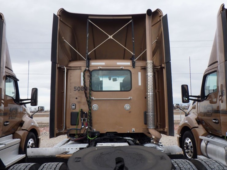 2022-kenworth-t680-image-10