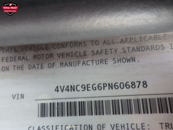 2023-volvo-vnl-300-image-18