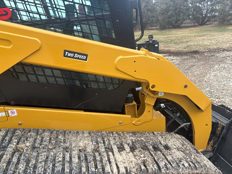 2023-caterpillar-289d3-image-19