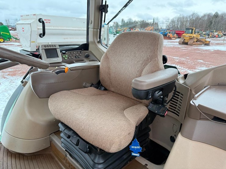 john-deere-7330-premium-image-58