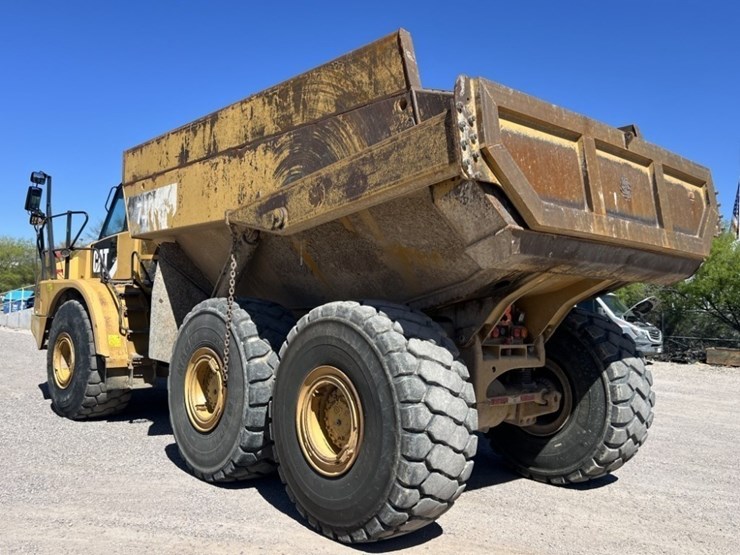 2012-caterpillar-740b-image-3