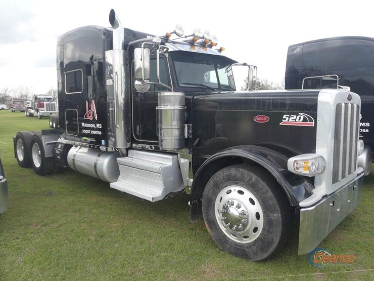 2021-peterbilt-389-image-1