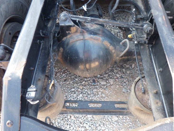 2020-volvo-vnl-760-image-12