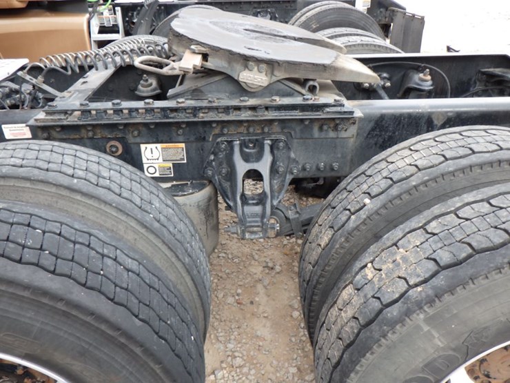 2022-kenworth-t680-image-22