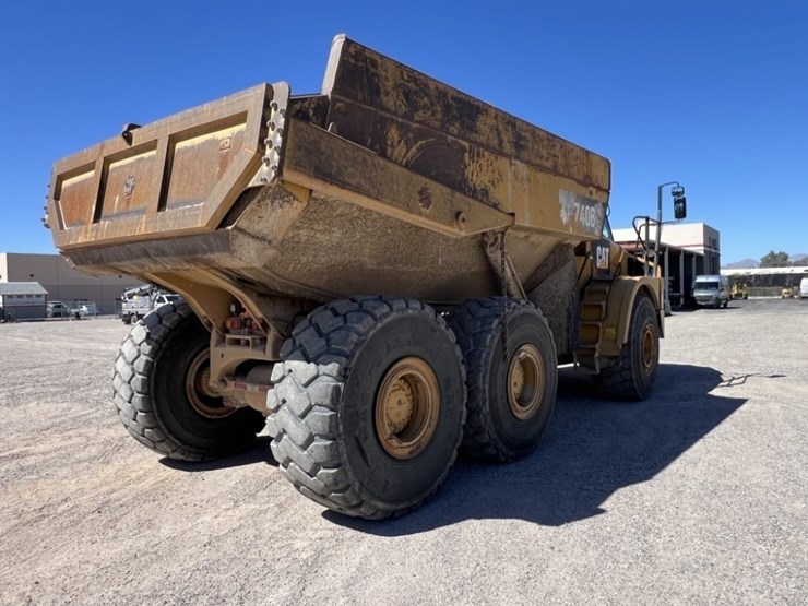 2012-caterpillar-740b-image-5