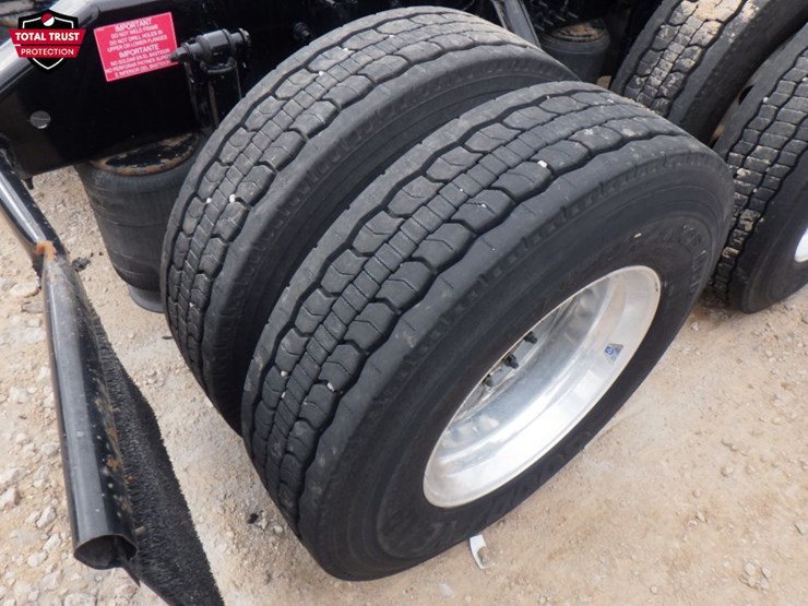 2023-volvo-vnl-300-image-6