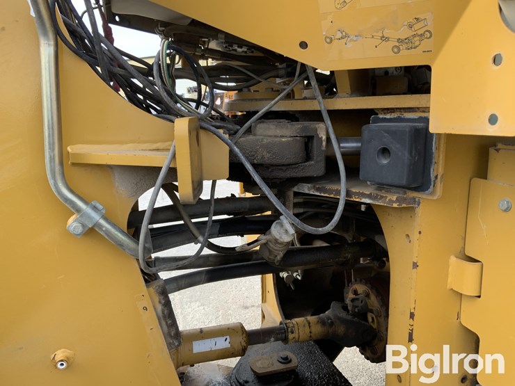 2006-caterpillar-930g-image-18