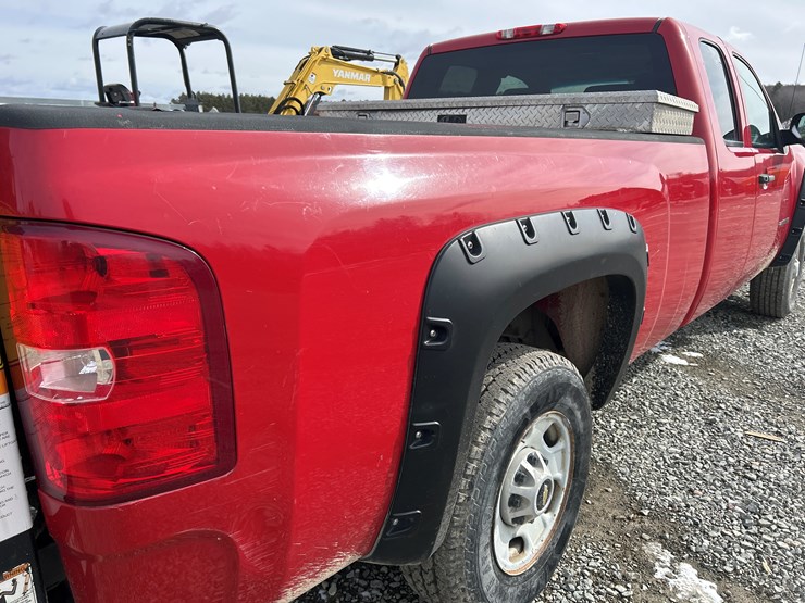 2012-chevrolet-silverado-2500-lt-image-19