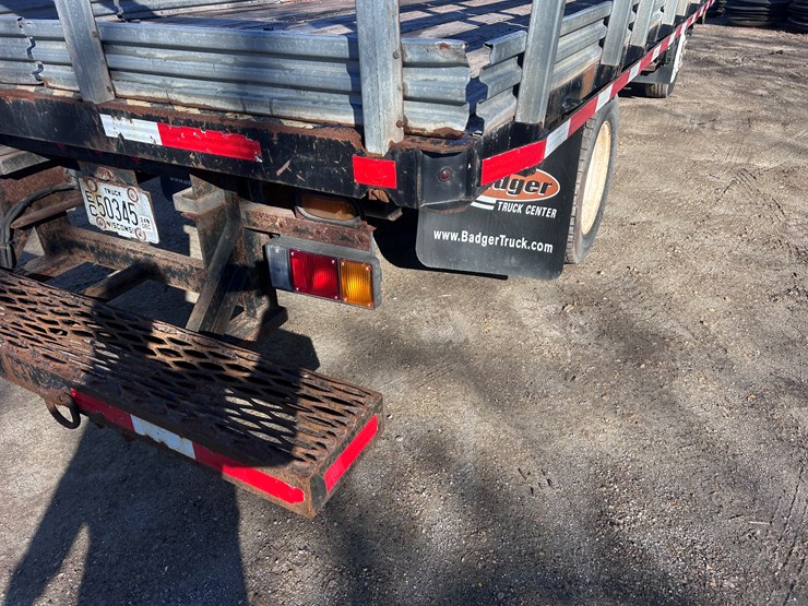 2013-isuzu-npr-image-25