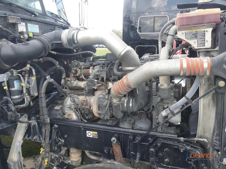 2021-peterbilt-389-image-10