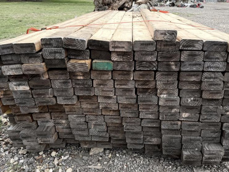 #298-•-lumber-bundle---195-qty---2"-x-4"-x-92.5"-studs-image-2
