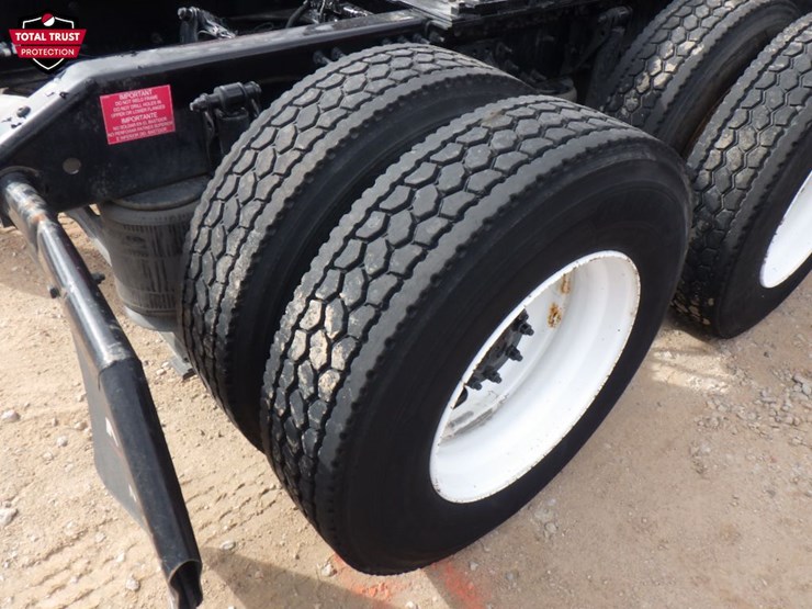 2024-volvo-vnl-300-image-6