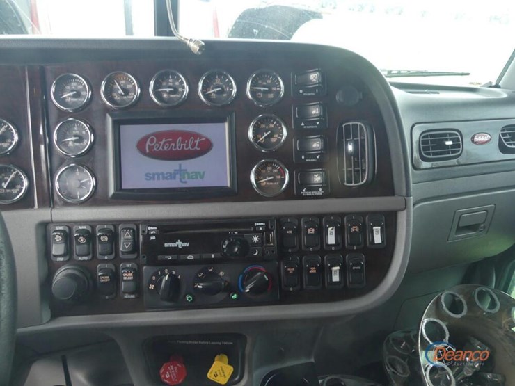 2020-peterbilt-389-image-17