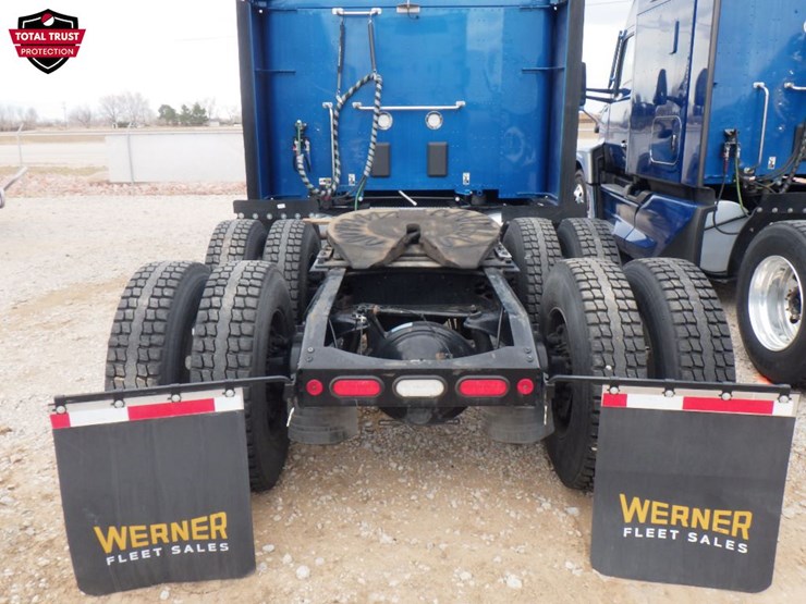 2022-peterbilt-579-image-10