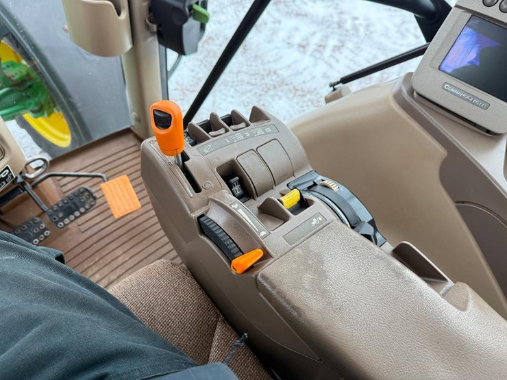 john-deere-7330-premium-image-59