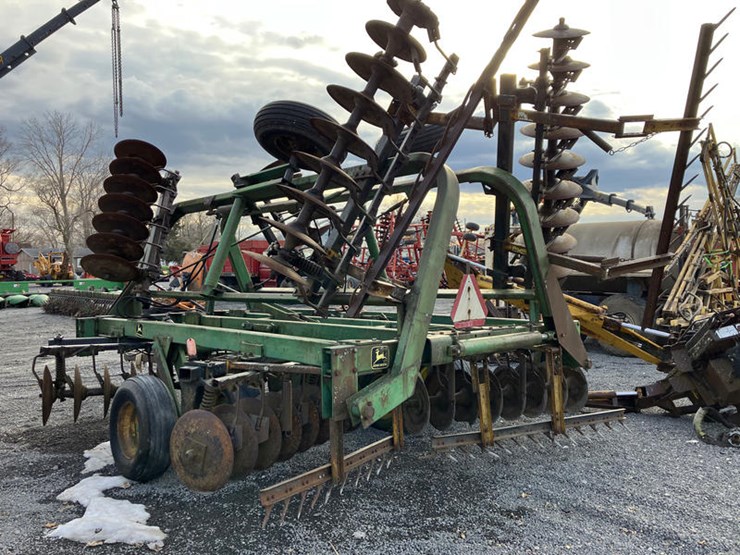 john-deere-235-image-5