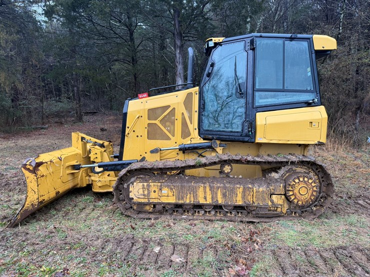 2023-caterpillar-d1-image-2