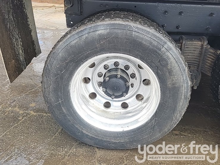 2011-mack-gu713-image-10