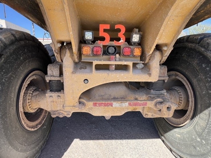 2012-caterpillar-740b-image-16