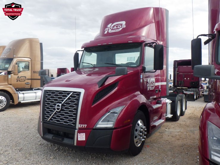 2024-volvo-vnl-300-image-1