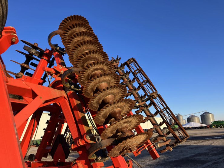 2013-kuhn-krause-8000-25-image-23