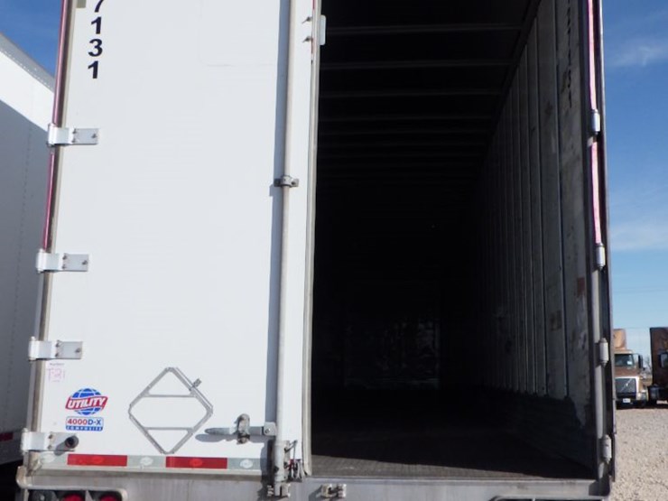 2017-utility-van-image-12