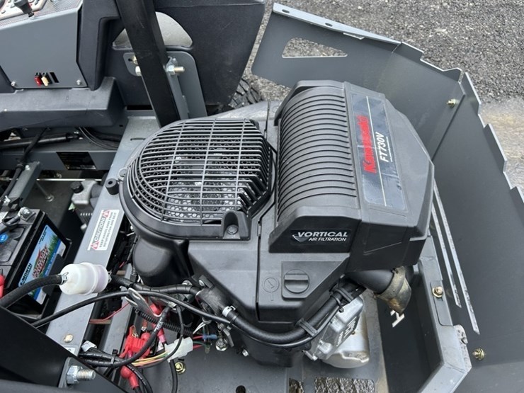 2023-spartan-srt-xde-zero-turn-mower-image-26