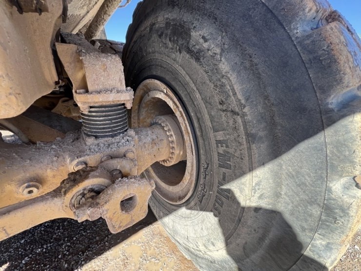 2013-caterpillar-740b-image-20