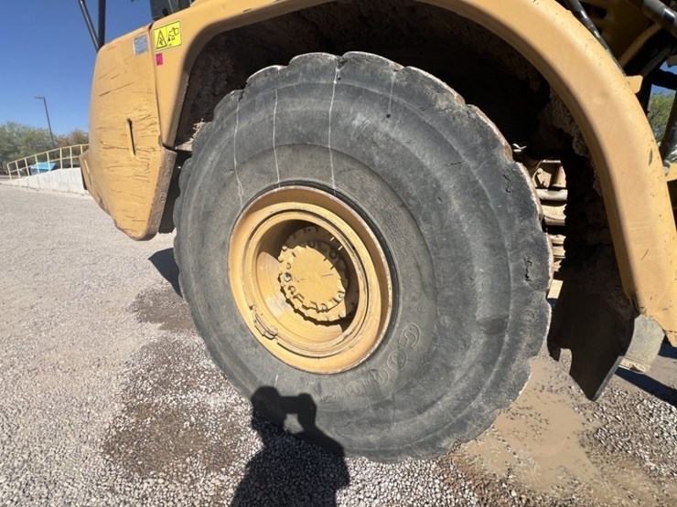 2010-caterpillar-740b-image-10