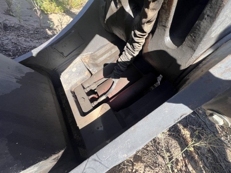 2019-volvo-ec380el-image-11