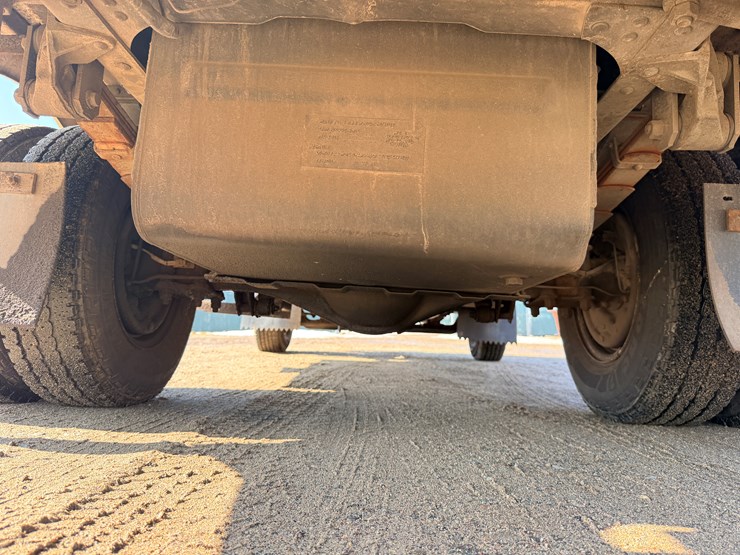 2001-isuzu-npr-image-55