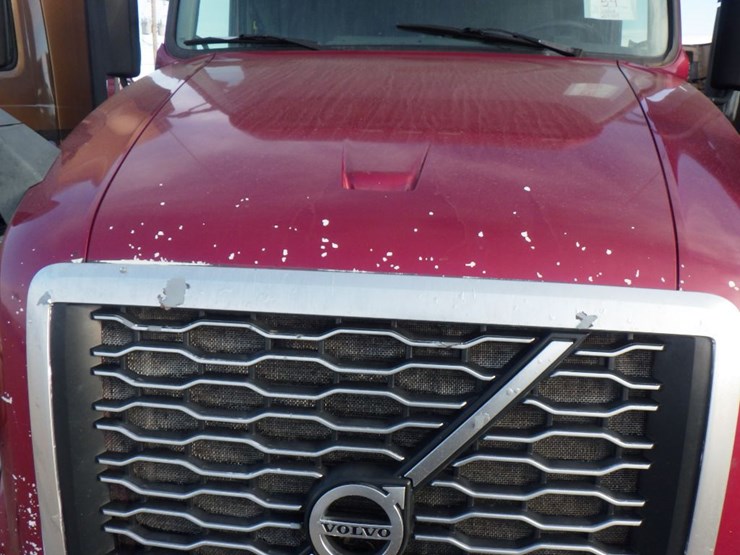 2019-volvo-vnl-760-image-5