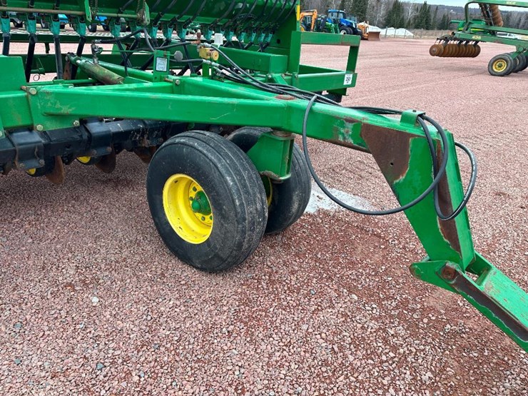 john-deere-750-image-16