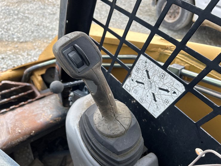 caterpillar-252b-image-33