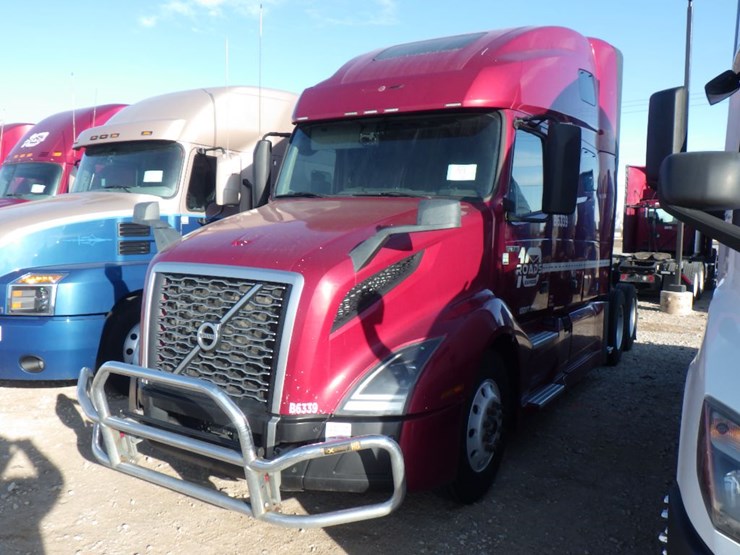 2020-volvo-vnl-760-image-1