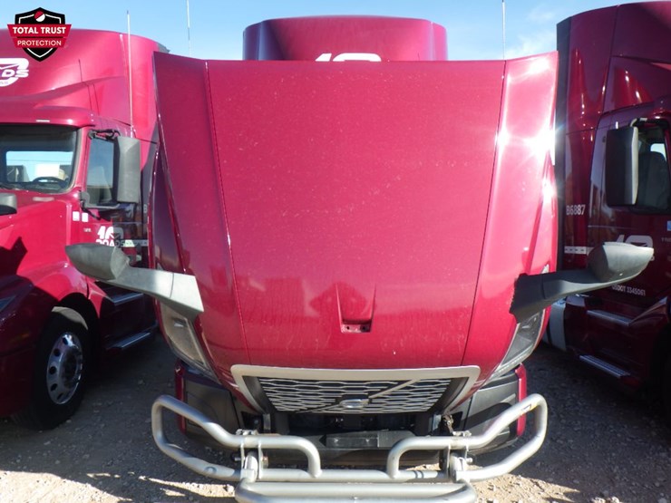 2022-volvo-vnl-300-image-20