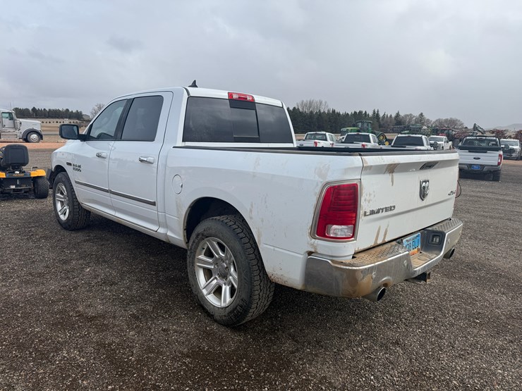 2015-dodge-1500-image-2